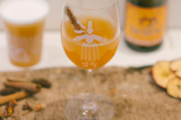 Cidre chaud aux épices de Noël Cidre chaud aux épices de Noël