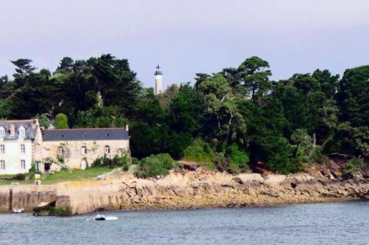 Le phare de l'île Tristan