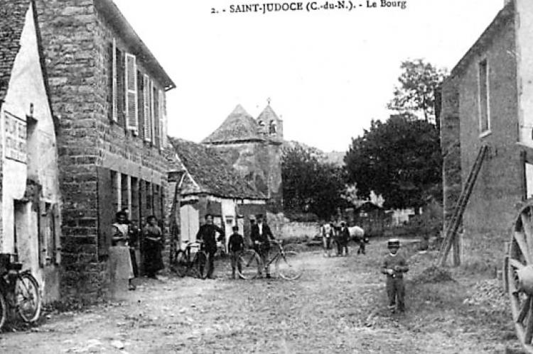 lLe long du canal d'Ille et Rance lLe long du canal d'Ille et Rance