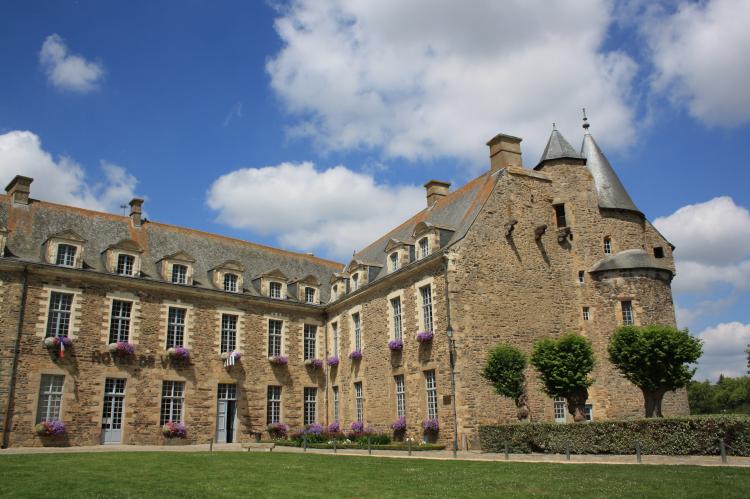 Châteaugiron, du Moyen Age au multimédia Châteaugiron, du Moyen Age au multimédia