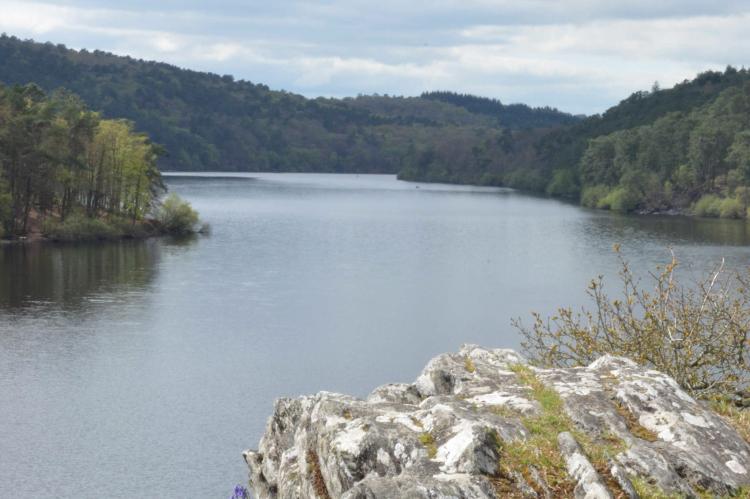 Le lac de Guerlédan en kayak