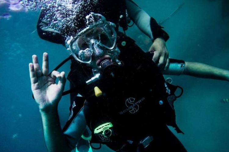 Plongeur en plongée sous-marine dans le Morbihan en Bretagne