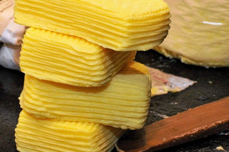 Quatre beurres bretons en baratte empilés