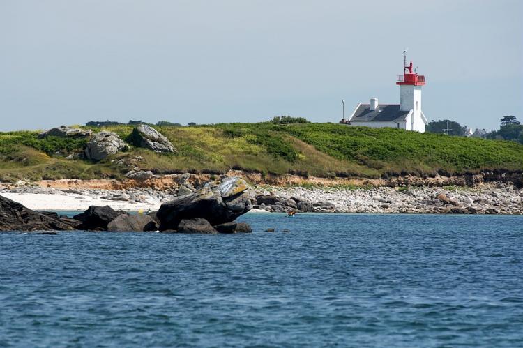 Vue sur le phare de l'île Wrac'h Vue sur le phare de l'île Wrac'h