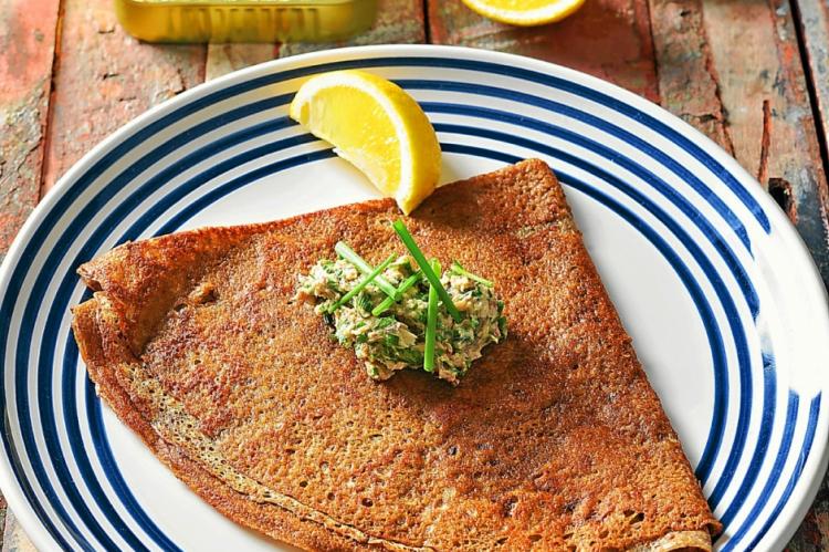 Crêpe au beurre et sa crème à la sardine (Photo Pierre Pelletier/ Trop Mad !) Crêpe au beurre et sa crème à la sardine (Photo Pierre Pelletier/ Trop Mad !)