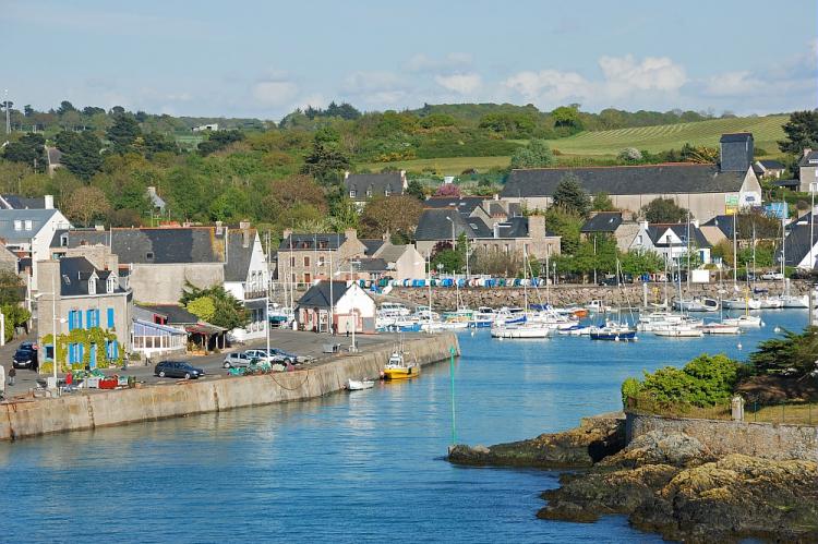 Vue sur le port de Dahouët.