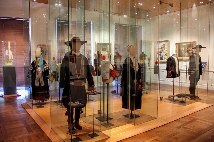 Musée départemental breton, des costumes bretons