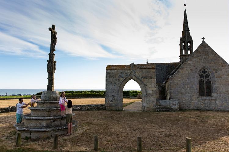 La chapelle et le calvaire de Notre-Dame-de-Penhors La chapelle et le calvaire de Notre-Dame-de-Penhors
