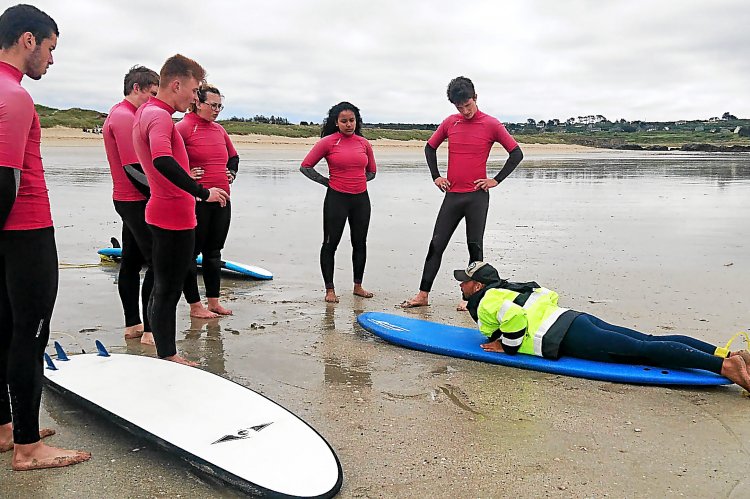 Trouver une école de surf en Bretagne