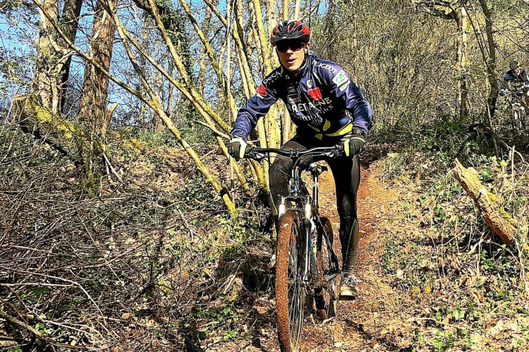 Une belle rando VTT en Bretagne dans la forêt