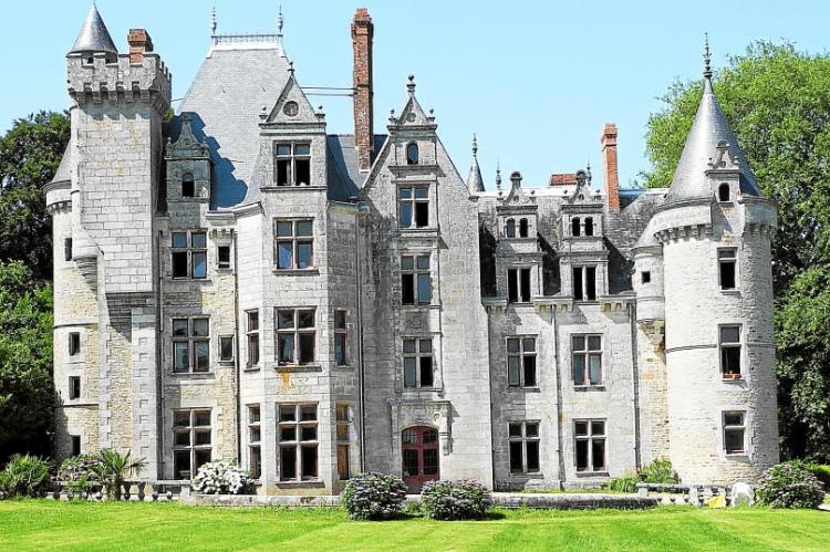 Le château du Pérennou Le château du Pérennou