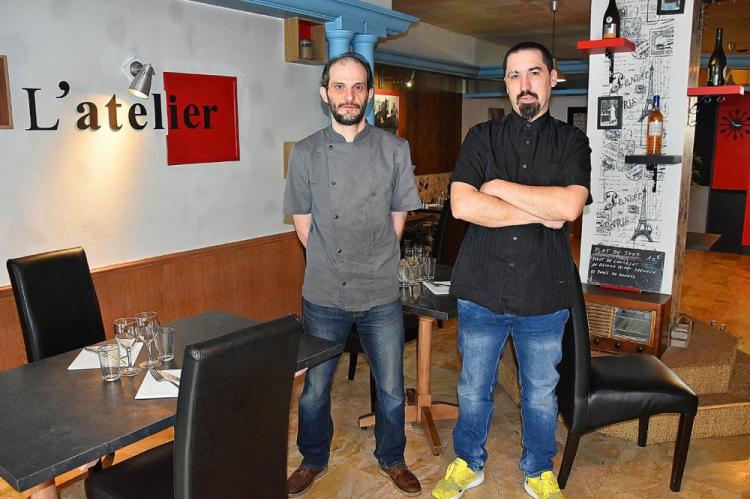 Ludovic Julou est en salle et en charge des vins alors que Jérôme Lissillour est en cuisine.