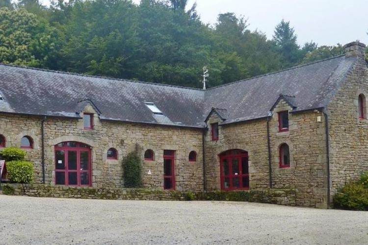 Le Musée de l'Abeille Vivante et de la Cité des Fourmis, Le Faouët Bâtiment du musée de l'Abeille Vivante et de la Cité des Fourmis à Le Faouët dans le Morbihan, en Bretagne