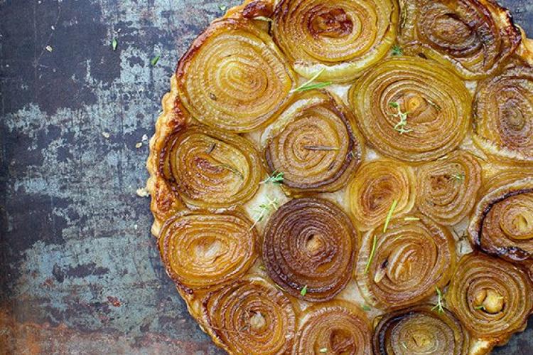 Tarte tatin aux oignons de Roscoff Tarte tatin aux oignons de Roscoff
