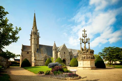 Enclos paroissiaux