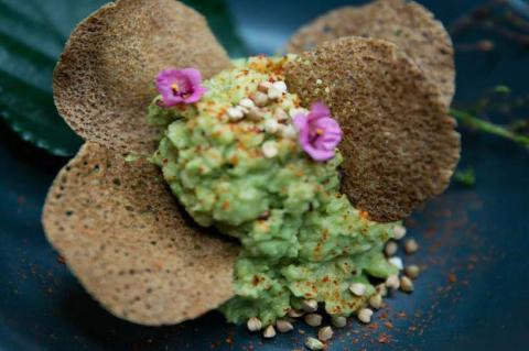 Chips de crêpe au cumin et guacamole 