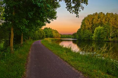 Le canal de Nantes à Brest, le parcours parfait pour faire du vélo en centre Bretagne