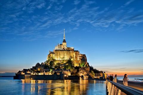 Eclairage de nuit du Mont-Saint-Michel