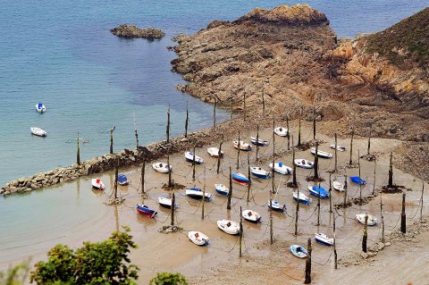 Gwin Zegal, petit port au pied des falaises de Plouha