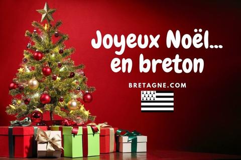 Joyeux Noël en Breton. sapin de noel et cadeaux