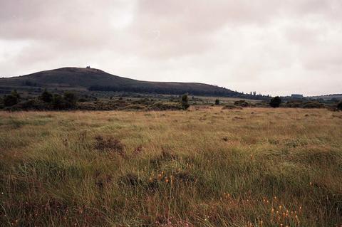 Monts d'Arrée : ici la tourbière du Yeun Elez avec, à l'horizon, le Mont Saint-Michel de Brasparts