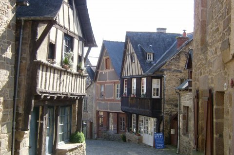 Où vivre en Bretagne ? Façades colorées et à colombage