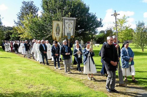 Les pardons sont l'occasion de mettre les vêtements traditionnels bretons