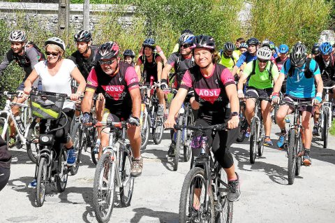 Groupe parti en rando VTT en Bretagne