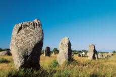 Les alignements de Kermario font partie de la mégalithe de Carnac.