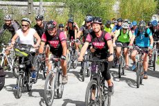 Groupe parti en rando VTT en Bretagne